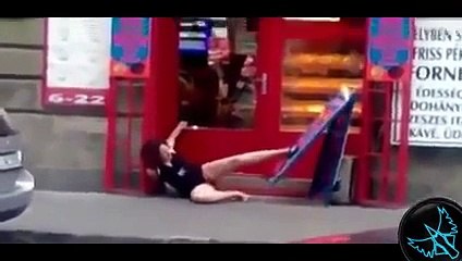 Ayakta Duramayan Sarhoş Kızlar