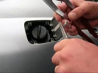 Réparation trappe à gasoil Peugeot