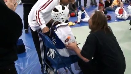 Hmong kid winning Gold medal at WTA tournament in St Paul, MN