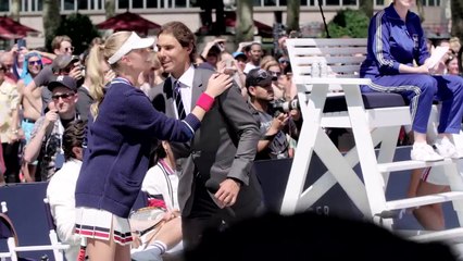 Youtube: Rafael Nadal jugó un partido de tenis... ¡solo en pantalones! (VIDEO)