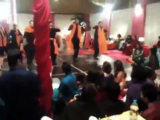 Amazing Mehndi Dance Performance on song Subah Honay na dy