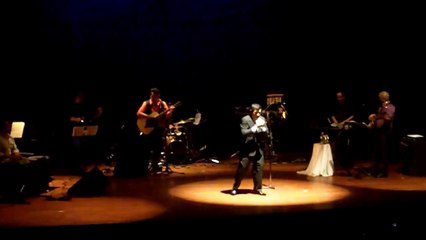 "He vivido esperando por ti", Álvaro Torres en Costa Rica