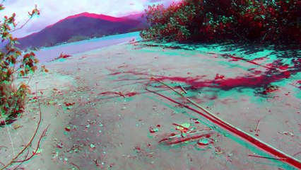 Vídeos 3D, visão dupla, tridimensional, óculos 3D, passeio nas areias dos mares de Ubatuba, SP, Brasil