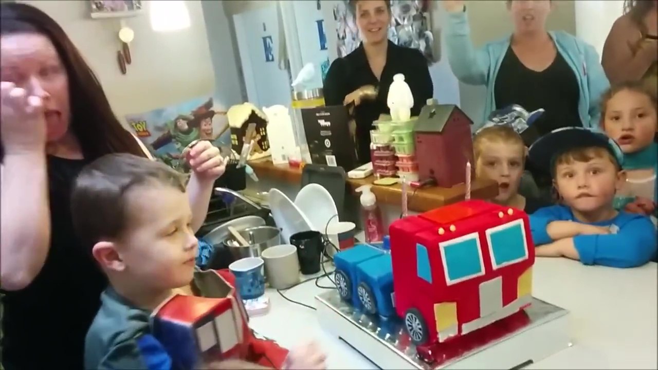 Gâteau d'anniversaire Optimus Prime qui s'anime vraiment