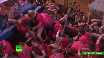 Así fue "La Tomatina", la gran batalla de tomates en España
