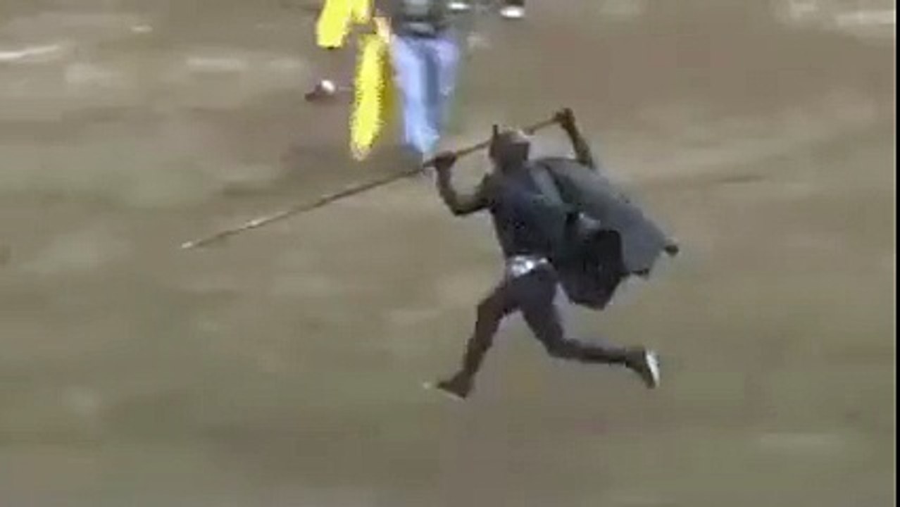 بات مان في أخر أيماتو ههههه بدموع