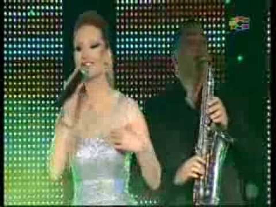 Aneta Arsovska - Ljubov li si ( Folk fest Rosa 2013 )