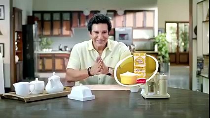 Our very own Sultan of swing Wasim Akram joins the MILKPAK Cream family. Look what swings his taste buds.