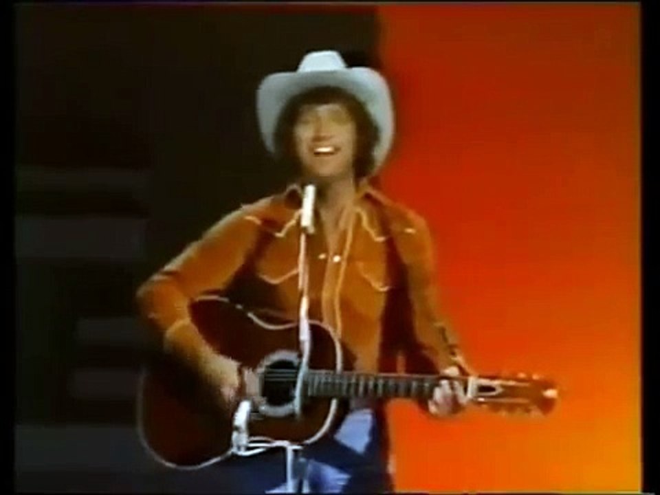 Mac Davis - It's Hard To Be Humble
