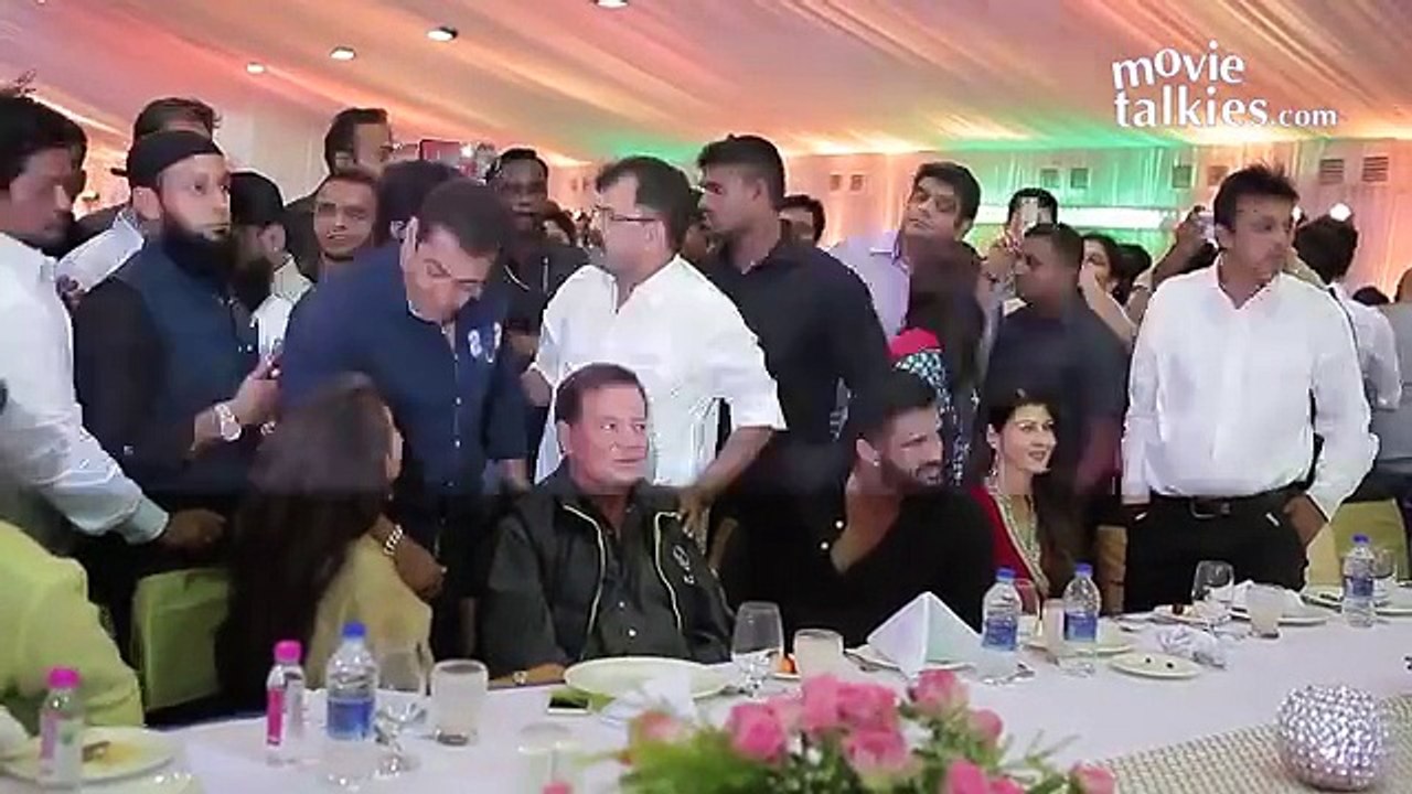 INSIDE Video Baba Siddique 2015 Salman Khan Jacqueline Fernandez Isha Gupta