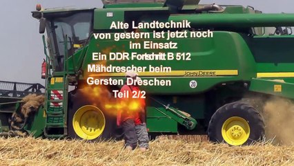 Alte Landtechnik  von gestern ist jetzt noch im Einsatz Ein DDR Fortschritt B 512 Mähdrescher beim