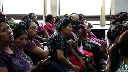 المحكمة العليا في غواتيمالا تمهد الطريق لرفع الحصانة عن الرئيس