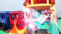 Peppa Pig Train Station Construction Set PEPPA PIG Train House Fire Lego Duplo Spiderman