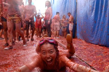 İspanya'da domatesler havada uçuştu