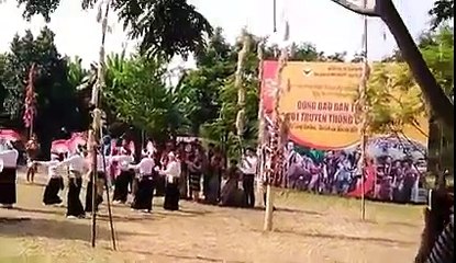 Nghe nhạc dân tộc Cơ Tu trong video clip do máy Bphone ghi lại mà như đang nghe nhạc remix