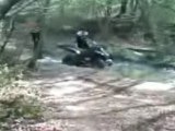 REGIS en quad dans les bois