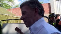 Santos visita a colombianos deportados