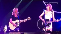 Taylor Swift et Lisa Kudrow reprennent 