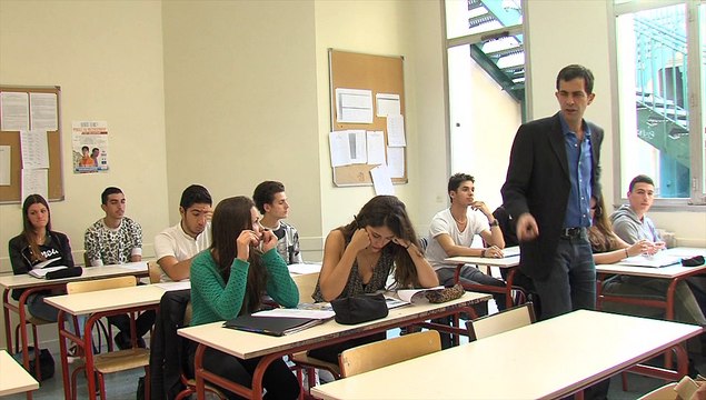 Le projet en terminale STMG. Les revues de presse des élèves