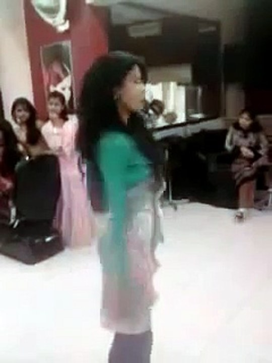 Funny Pakistani Girls Dancing in Wedding New Clip 2014