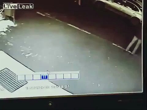 LiveLeak 2 Get Knocked Out by 1-copypasteads.com