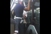 Rom senza biglietto insulta il capotreno e polizia: 