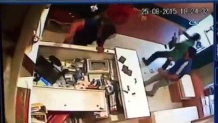 Otelde beyzbol sopalı saldırı