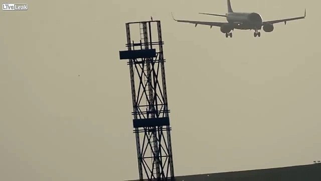 LiveLeak Winds force plane to land almost sideways at Leeds Airport-copypasteads.com