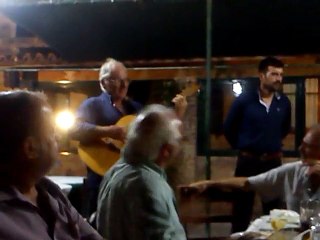 στο "περιβόλι του ουρανού" o Nίκος Ντάσης με τους Λεβέντες Του