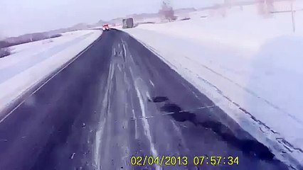 Дебил выехал на ВСТРЕЧКУ и попал под ФУРУ !!!2015