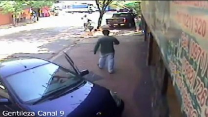 Paraguay: camioneta atropella a asaltantes en Asuncion (VIDEO)