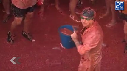 175 tonnes de tomate dans la rue - Le Rewind du jeudi 27 août 2015 !