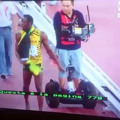Usain Bolt Winning Moment after 200m at the Athletic Worlds | Funny Scene