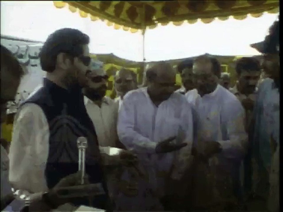 Shabbir Ibne Adil, PTV, News Report: Sindh Flood Relief (4.8.2003)