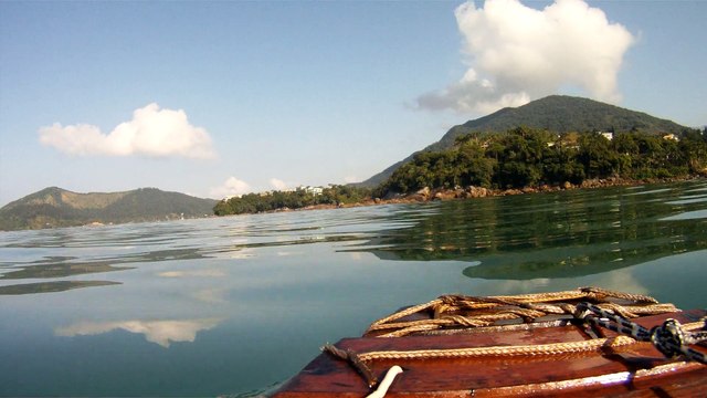 Passeio ao Ubatuba na praia da Enseada, Litoral Norte de São Paulo, Brasil, SUP, em pets reciclados