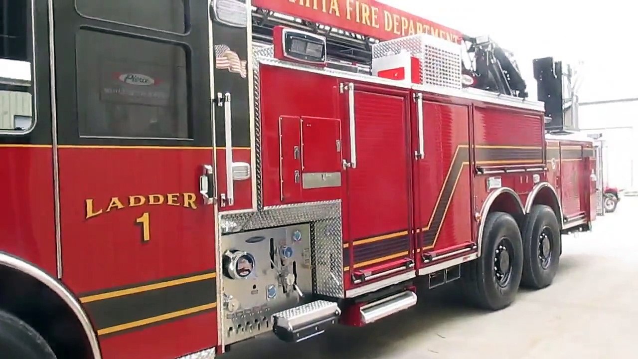 Wichita KS NEW Ladder 1!! 2015 Pierce Dash CF 105' PUC