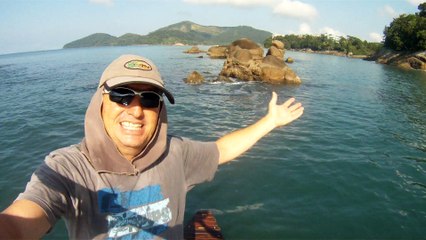 Passeio ao Ubatuba na praia da Enseada, Litoral Norte de São Paulo, Brasil, SUP, em pets reciclados