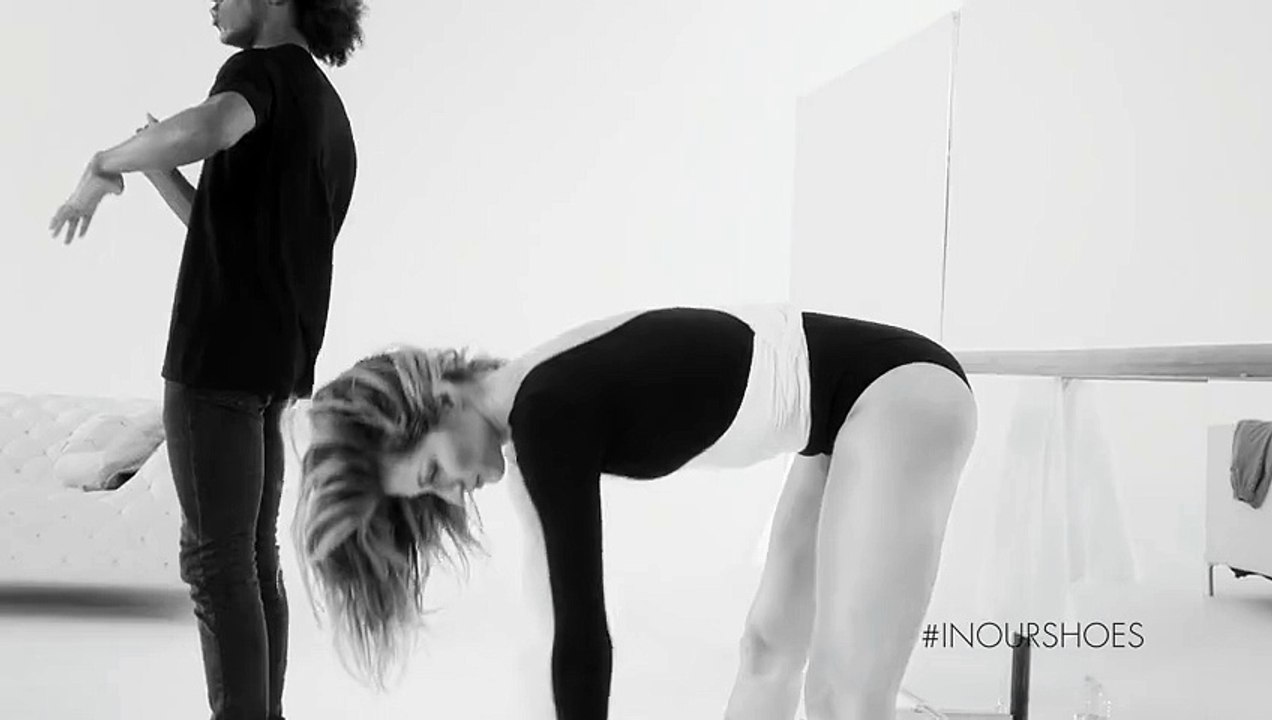 Gisele Bündchen estampa nova campanha de Stuart Weitzman