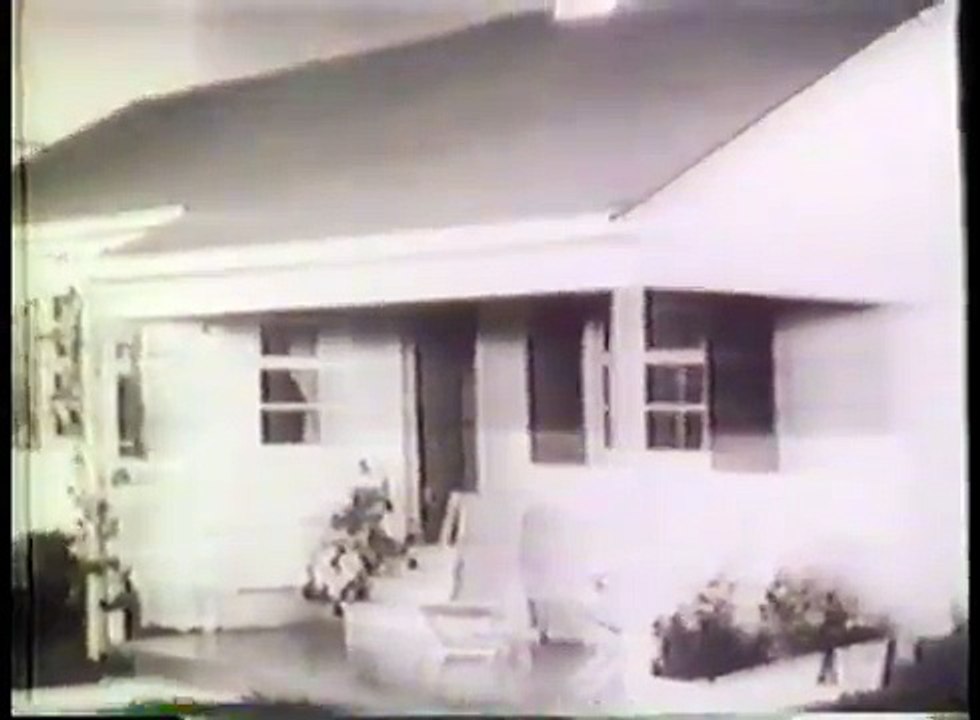 JUDY GARLAND - Over the Rainbow - 1943 Command Performance