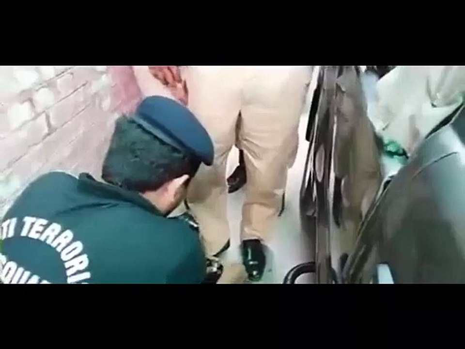 The Magic Of Pakistani Police - MUST WATCH