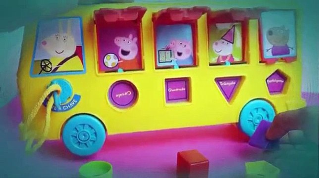 Peppa Pig e George No Ônibus de Atividades Brinquedos Toys Juguetes Em Português BR