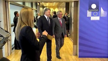 Poroshenko habla en Bruselas del repunte de la violencia en Ucrania
