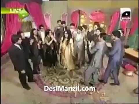 Shaista Wahidi Slips badly during Dance in Utho Jago Pakistan