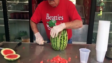 Life hack: Slice and cut a watermelon in seconds