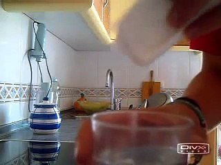 parodia de anuncios de laxantes: MACROLAX