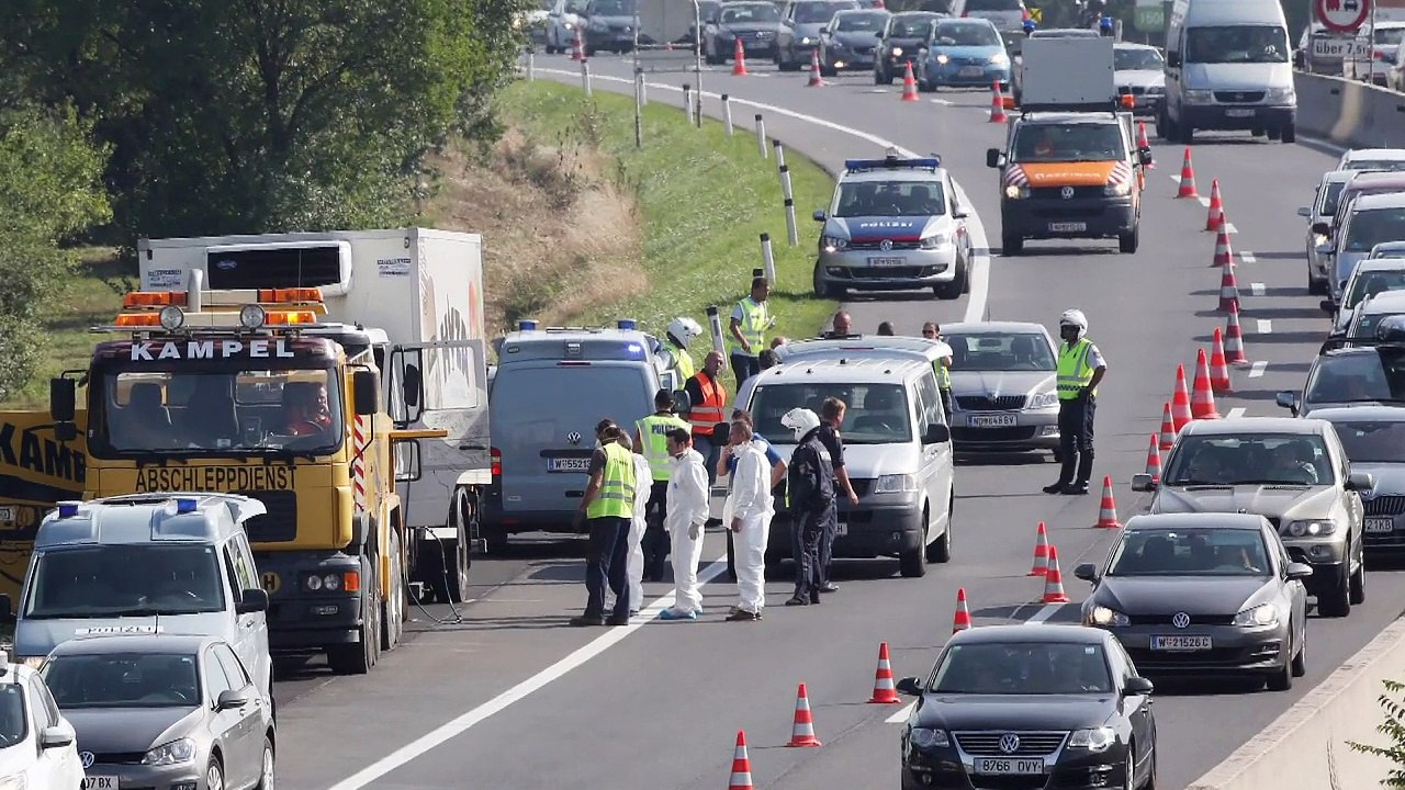 Dutzende tote Flüchtlinge in Lkw in Österreich gefunden