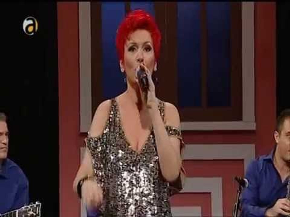 Tatjana Lazarevska - Zurli trestat na sred selo