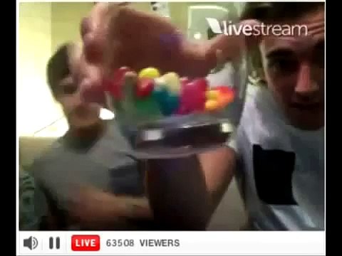 Niall Horan and Liam Payne from One Direction doing a Live WebCam Broadcast Funny 1D Moments