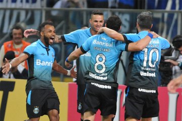 下载视频: Grêmio vence o Coxa e avança às quartas de final da Copa do Brasil