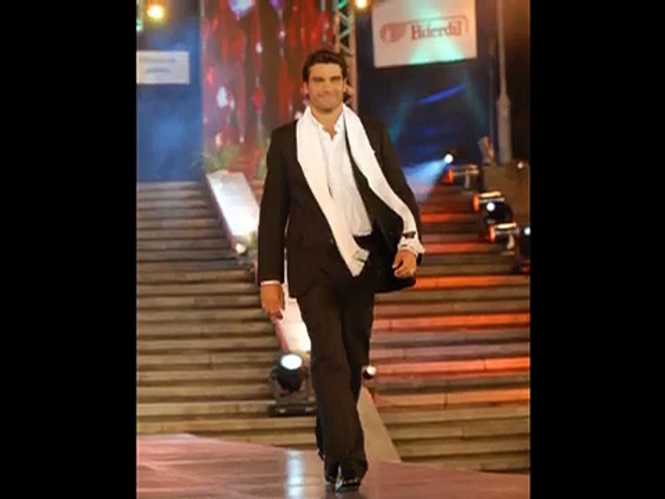 HERNAN DRAGO EN PASARELA